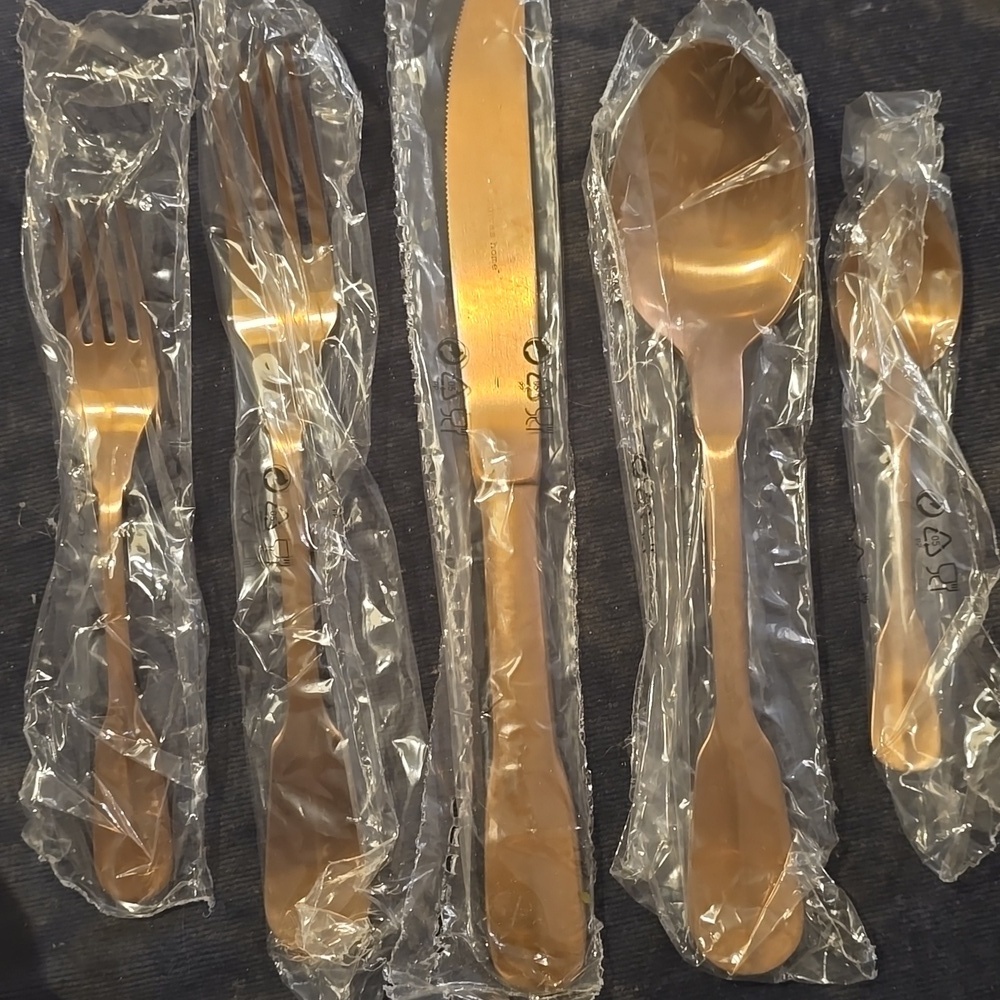 Madrid 5 Pc. Gold Set, Service For One By Canvas Home
